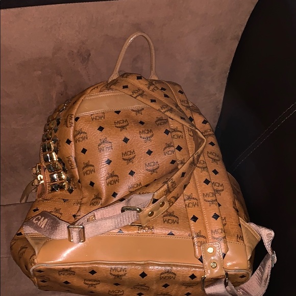 MCM BOOKBAG - Picture 2 of 3